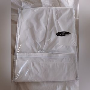 NWT 2 Waterproof Pillow covers